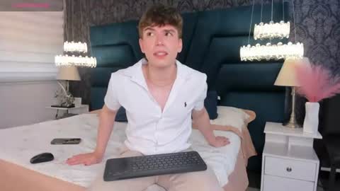 Femboy Max online show from July 17, 12:34 pm