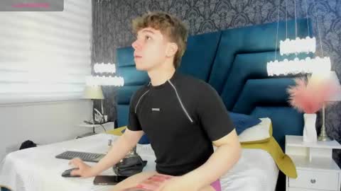 Femboy Max online show from July 27, 12:12 pm