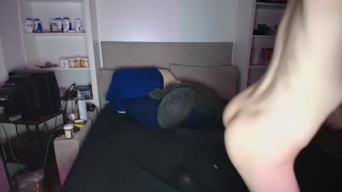 femboyflowers online show from May 19, 1:56 am