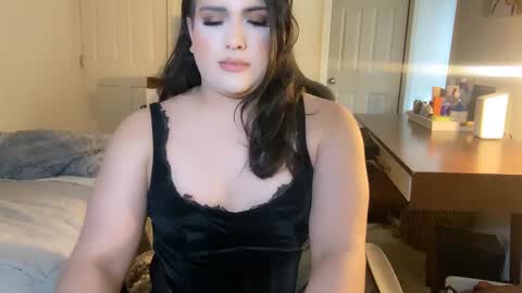 Snapshot of femgirl99 chatting on January 24, 9:26 pm this is justice tricia a bigelow. she was fucking my husband tom girardi online show from January 24, 9:26 pm