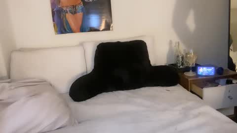 Snapshot of femgirl99 chatting on January 26, 7:42 am this is justice tricia a bigelow. she was fucking my husband tom girardi online show from January 26, 7:42 am