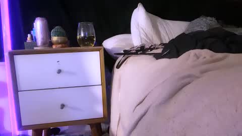 Snapshot of femgirl99 chatting on November 29, 10:40 am this is justice tricia a bigelow. she was fucking my husband tom girardi online show from November 29, 10:40 am