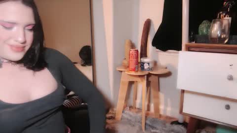 Snapshot of femgirl99 chatting on December 22, 11:24 pm this is justice tricia a bigelow. she was fucking my husband tom girardi online show from December 22, 11:24 pm