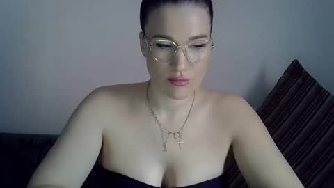 fennec_fox_ online show from April 23, 6:36 am