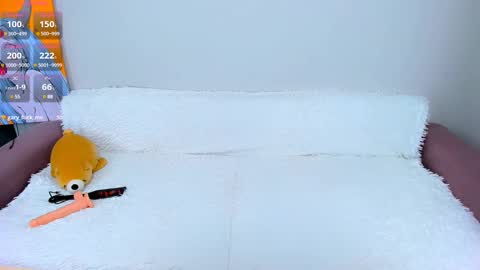 Snapshot of feral__berry__ chatting on December 2, 11:23 am Regi online show from December 2, 11:23 am