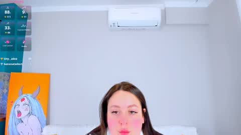 Snapshot of feral__berry__ chatting on February 12, 12:01 pm Regi online show from February 12, 12:01 pm