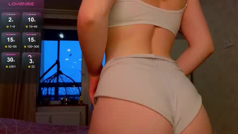 Snapshot of feral_berrys chatting on December 19, 11:06 am Nancy online show from December 19, 11:06 am