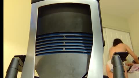 Snapshot of feralasf chatting on November 28, 7:44 am FE fee online show from November 28, 7:44 am