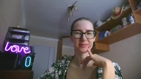 feraliss online show from February 3, 7:57 am