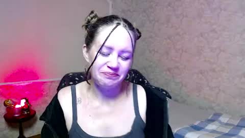 Snapshot of fern_lust chatting on May 25, 12:00 pm fern_lust online show from May 25, 12:00 pm