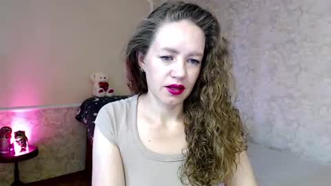 Snapshot of fern_lust chatting on June 25, 9:03 am fern_lust online show from June 25, 9:03 am