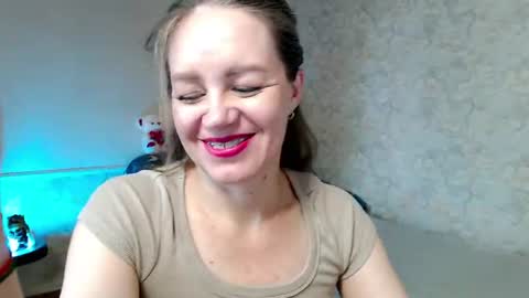 Snapshot of fern_lust chatting on June 26, 8:30 am fern_lust online show from June 26, 8:30 am