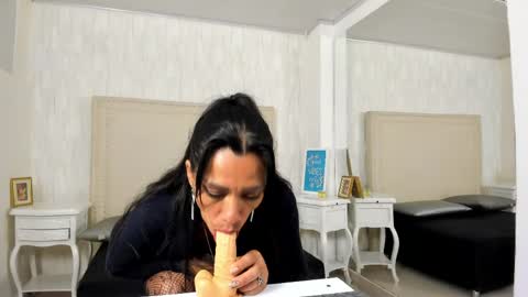 Fernanda  online show from May 10, 8:30 am