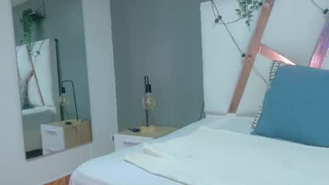 FERNANDA BROWN  online show from July 5, 12:01 pm
