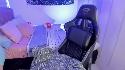 Snapshot of fernandadiaz05 chatting on February 4, 6:04 am Fernanda Diaz online show from February 4, 6:04 am