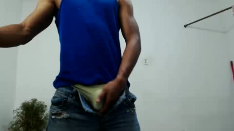 Snapshot of fernandez_latinblack chatting on December 29, 6:14 am fernandez_latinblack online show from December 29, 6:14 am