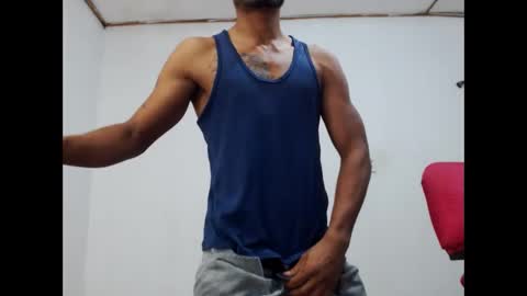 Snapshot of fernandez_latinblack chatting on January 20, 12:25 am fernandez_latinblack online show from January 20, 12:25 am