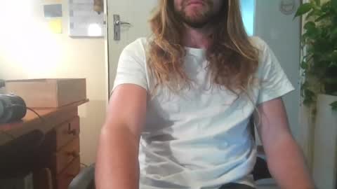festivalslut online show from May 7, 11:37 am