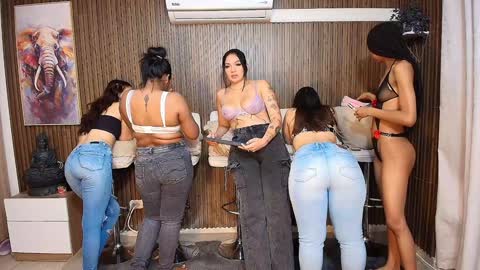 alice and samm online show from December 20, 11:39 am