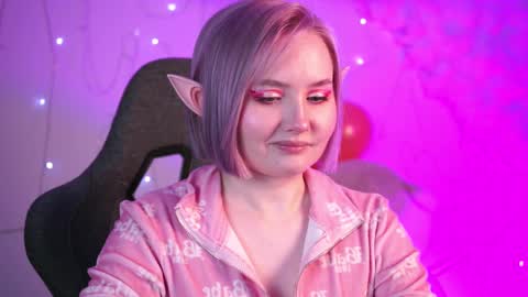 Snapshot of fetishrey chatting on February 14, 11:42 am Rey online show from February 14, 11:42 am