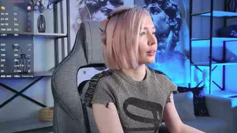 Snapshot of fetishrey chatting on December 3, 5:44 pm Rey online show from December 3, 5:44 pm