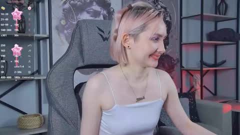 Snapshot of fetishrey chatting on December 5, 6:26 pm Rey online show from December 5, 6:26 pm