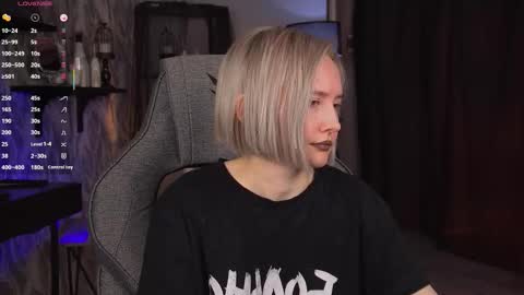 Snapshot of fetishrey chatting on February 4, 3:51 pm Rey online show from February 4, 3:51 pm