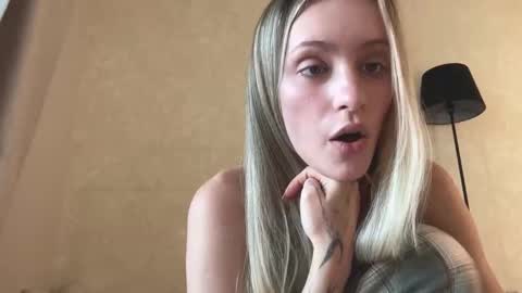 Lisa online show from September 19, 9:32 am