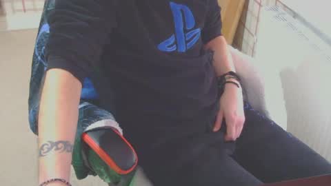 Snapshot of ffys2025 chatting on December 29, 11:40 am ffys2025 online show from December 29, 11:40 am