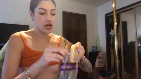 fgsammie online show from October 28, 10:23 pm