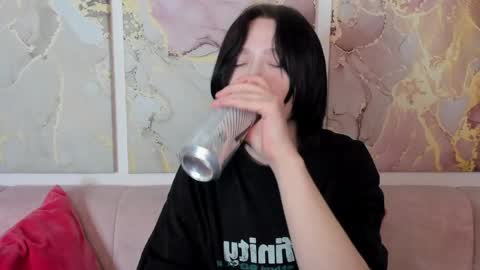 fiamoory online show from April 30, 1:23 am