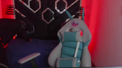   online show from January 30, 12:06 pm