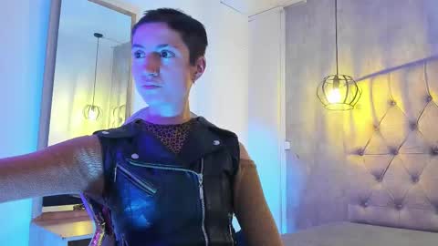   online show from January 15, 12:10 pm