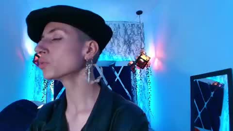   online show from July 26, 3:19 pm