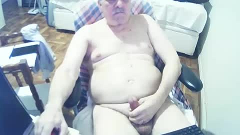 Snapshot of filhober chatting on December 4, 12:41 am filhober online show from December 4, 12:41 am