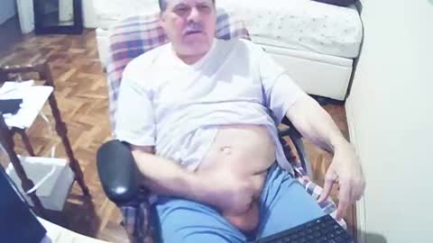 Snapshot of filhober chatting on December 14, 2:56 am filhober online show from December 14, 2:56 am