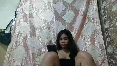 Snapshot of filipinagirl_18 chatting on April 4, 9:45 pm filipinagirl_18 online show from April 4, 9:45 pm