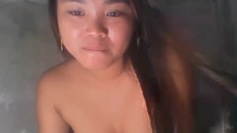 Snapshot of filipinagirl_18 chatting on August 6, 11:56 am filipinagirl_18 online show from August 6, 11:56 am