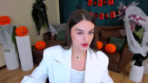 Snapshot of finalaccord chatting on October 28, 10:08 am Amanda online show from October 28, 10:08 am