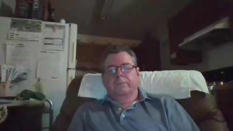 Snapshot of finderfiner chatting on March 1, 9:40 am finderfiner online show from March 1, 9:40 am