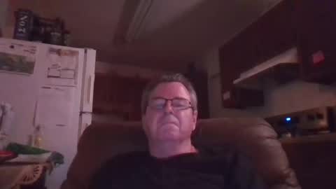 Snapshot of finderfiner chatting on December 17, 4:29 am finderfiner online show from December 17, 4:29 am