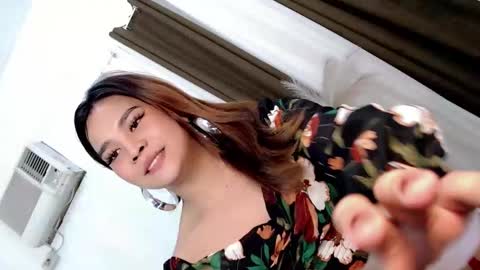 Jasmine online show from November 7, 9:37 pm