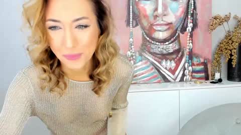 Snapshot of finestchantilly chatting on January 1, 4:07 am FinestChantilly online show from January 1, 4:07 am