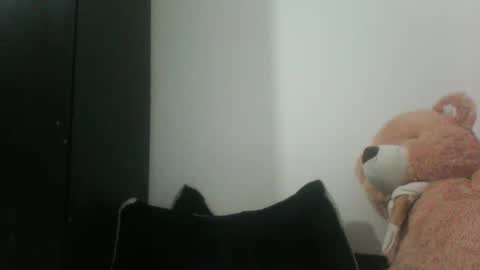 finnky1 online show from December 20, 1:43 pm