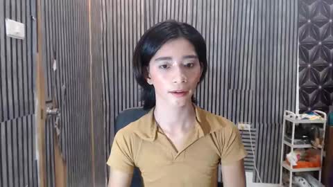 fiona908995 online show from April 28, 7:19 pm