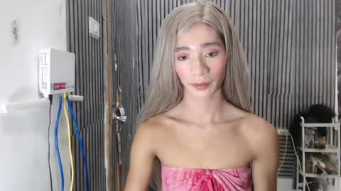 Snapshot of fiona908995 chatting on July 14, 10:32 am fiona908995 online show from July 14, 10:32 am