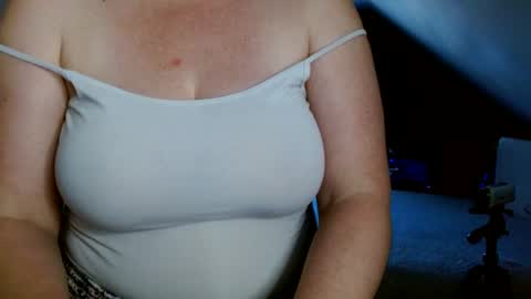Snapshot of fionna_fineas chatting on July 14, 3:51 pm Fionna online show from July 14, 3:51 pm