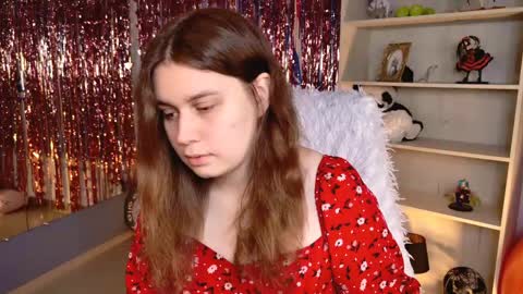 Snapshot of fioramarmoris chatting on May 8, 5:35 am fiora online show from May 8, 5:35 am