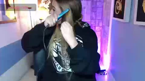 Fiorellaa online show from September 10, 3:34 pm