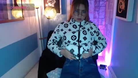 Fiorellaa online show from November 13, 3:33 pm